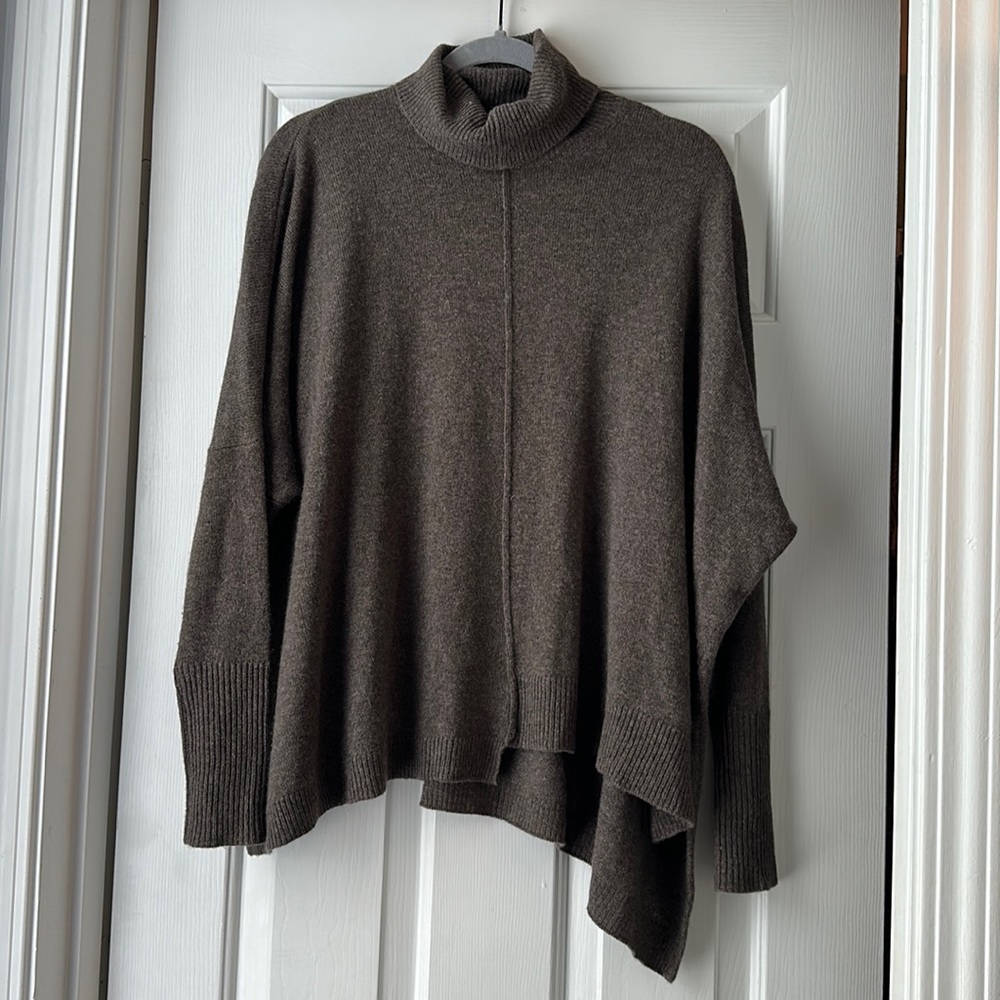 AQUA 100% cashmere brown turtleneck dolman sleeve asymmetrical center seam XS /S